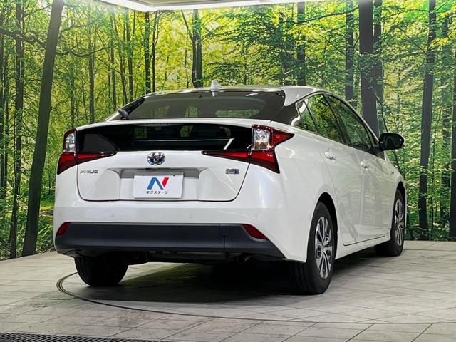 プリウス Ａ　ＳＤナビ　バックカメラ　衝突軽減装置　レーダークルーズ　禁煙車　パワーシート　前後ドラレコ　コーナーセンサー　スマートキー　ＬＥＤヘッド　ＥＴＣ　ブラインドスポットモニター　車線逸脱警報　フルセグ（17枚目）