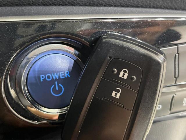 プリウス Ａ　ＳＤナビ　バックカメラ　衝突軽減装置　レーダークルーズ　禁煙車　パワーシート　前後ドラレコ　コーナーセンサー　スマートキー　ＬＥＤヘッド　ＥＴＣ　ブラインドスポットモニター　車線逸脱警報　フルセグ（26枚目）