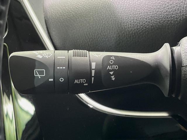 プリウス Ａ　ＳＤナビ　バックカメラ　衝突軽減装置　レーダークルーズ　禁煙車　パワーシート　前後ドラレコ　コーナーセンサー　スマートキー　ＬＥＤヘッド　ＥＴＣ　ブラインドスポットモニター　車線逸脱警報　フルセグ（38枚目）