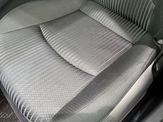 プリウス Ａ　ＳＤナビ　バックカメラ　衝突軽減装置　レーダークルーズ　禁煙車　パワーシート　前後ドラレコ　コーナーセンサー　スマートキー　ＬＥＤヘッド　ＥＴＣ　ブラインドスポットモニター　車線逸脱警報　フルセグ（48枚目）