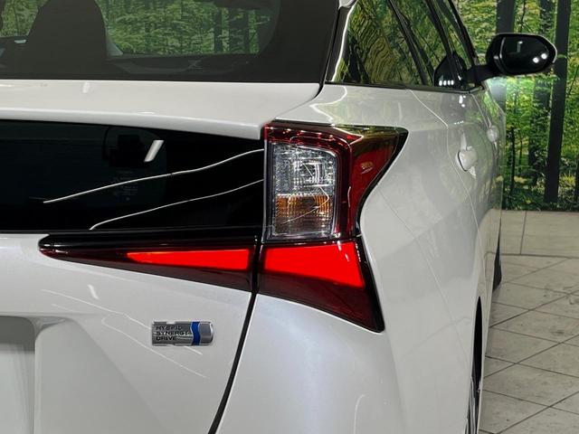 プリウス Ａ　ＳＤナビ　バックカメラ　衝突軽減装置　レーダークルーズ　禁煙車　パワーシート　前後ドラレコ　コーナーセンサー　スマートキー　ＬＥＤヘッド　ＥＴＣ　ブラインドスポットモニター　車線逸脱警報　フルセグ（56枚目）