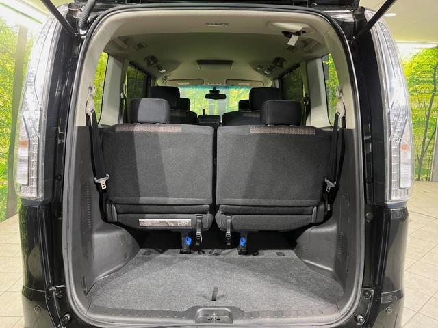 セレナ ハイウェイスター　Ｖセレ＋セーフティ　ＳＨＶ　Ａセフ　純正８型ナビ　全周囲カメラ　後席モニター　両側電動スライドドア　衝突軽減装置　禁煙車　コーナーセンサー　スマートキー　ＬＥＤヘッドライト　ＥＴＣ　クルーズコントロール　車線逸脱警報　オートエアコン（10枚目）