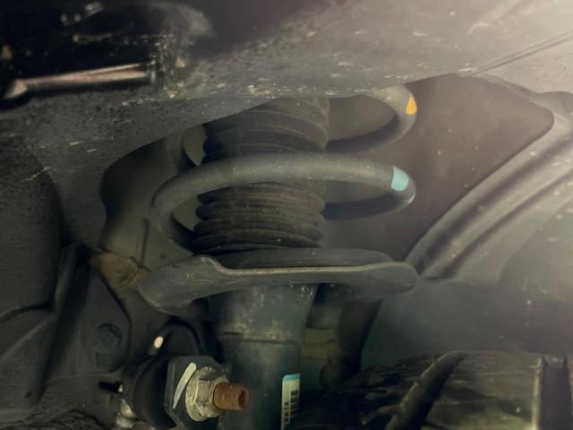 セレナ ハイウェイスター　Ｖセレ＋セーフティ　ＳＨＶ　Ａセフ　純正８型ナビ　全周囲カメラ　後席モニター　両側電動スライドドア　衝突軽減装置　禁煙車　コーナーセンサー　スマートキー　ＬＥＤヘッドライト　ＥＴＣ　クルーズコントロール　車線逸脱警報　オートエアコン（20枚目）