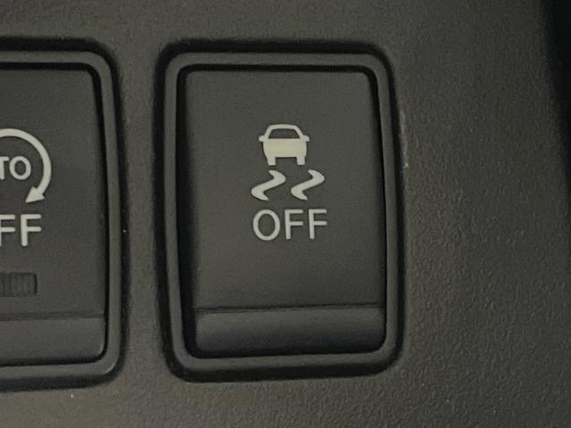 セレナ ハイウェイスター　Ｖセレ＋セーフティ　ＳＨＶ　Ａセフ　純正８型ナビ　全周囲カメラ　後席モニター　両側電動スライドドア　衝突軽減装置　禁煙車　コーナーセンサー　スマートキー　ＬＥＤヘッドライト　ＥＴＣ　クルーズコントロール　車線逸脱警報　オートエアコン（32枚目）