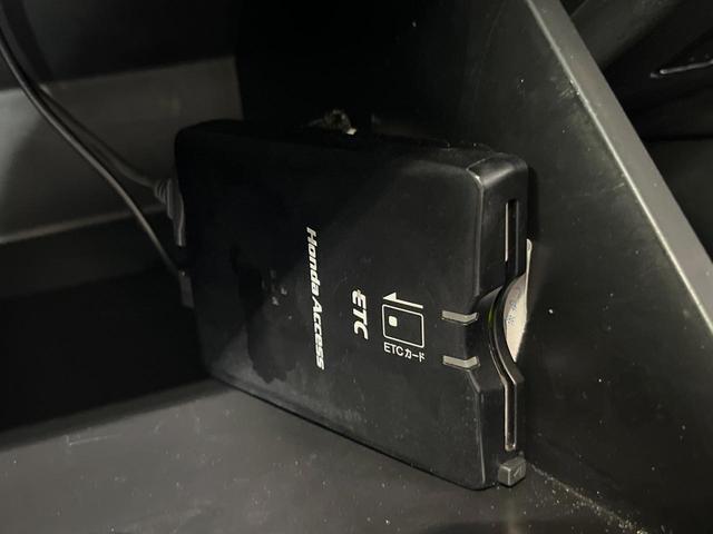 ワゴンＲ ハイブリッドＦＸ　禁煙車　シートヒーター　ＥＴＣ　オートエアコン　ＣＤ再生　キーレス　ドアバイザー　電動格納ミラー　プライバシーガラス　盗難防止装置　横滑り防止装置　アイドリングストップ　パワーウィンドウ　ベンチシート（4枚目）