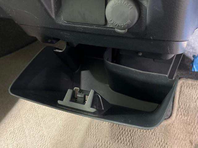 スペーシア Ｘリミテッド　ＳＤナビ　バックカメラ　両側電動スライドドア　衝突軽減装置　禁煙車　前席シートヒーター　スマートキー　ＨＩＤヘッドライト　ＥＴＣ　誤発進抑制機能　オートライト　オートエアコン　純正１４インチアルミ（39枚目）