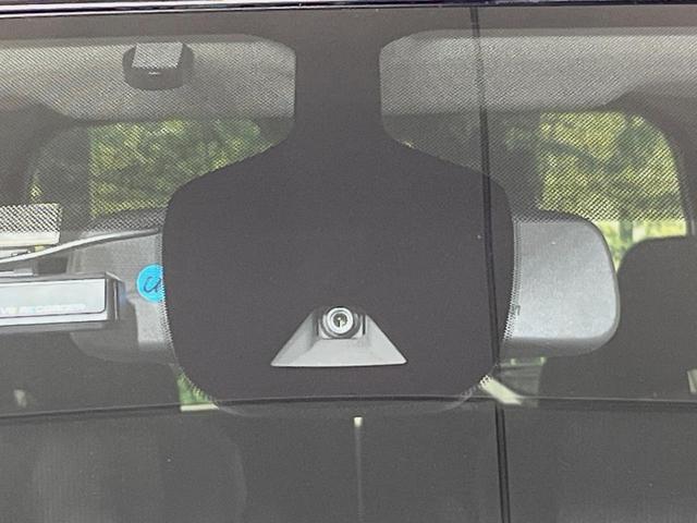 �y�G�}�[�W�F���V�[�u���[�L�z���s���ɑO���̎ԗ�����F�����A�Փ˂������Ȏ��͌x��ƃu���[�L�ŏՓˉ���Ɣ�Q�y�����A�V�X�g�B�����S�Ƀh���C�u�����y���݂��������܂��B