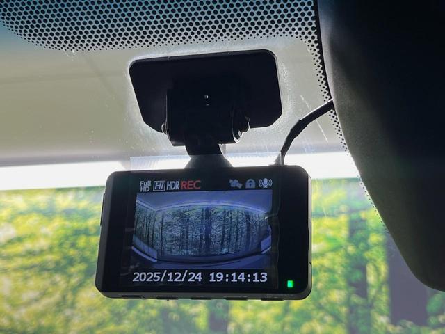 デリカＤ：５ Ｐ　純正１０型ナビ　バックカメラ　衝突軽減装置　パワーバックドア　ＬＥＤヘッド　純正１８インチアルミ　ドラレコ　ＥＴＣ　両側電動スライドドア　ＥＴＣ　ステアリングヒーター　パドルシフト　電動パーキング（24枚目）