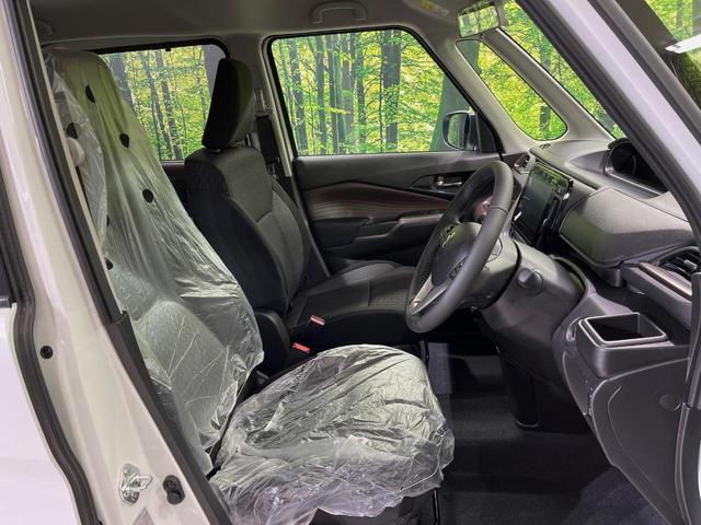 ソリオバンディット ハイブリッドＭＶ　登録済未使用車　メーカー９型ナビ　両側電動ドア　全周囲カメラ　衝突被害軽減システム　レーダークルーズ　コーナーセンサー　スマートキー　ＬＥＤヘッド　純正１５インチアルミ　オートハイビーム　車線逸脱警報（8枚目）