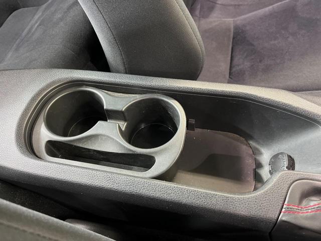 BRZ R MT車 SDナビ STiストラットタワーバー バックカメラ 禁煙車 スマートキー HIDヘッド ETC 純正17インチアルミ Bluetooth CD DVD再生 フルセグ(38枚目)