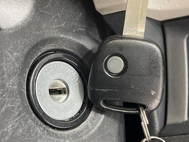 モコ Ｓ　禁煙車　ＣＤ再生　電動格納ミラー　プライバシーガラス　キーレス　オーディオ　エアコン　ベンチシート　パワーウィンドウ　盗難防止装置　ＥＢＤ付ＡＢＳ　インパネシフト　純正１３インチスチールホイール（4枚目）