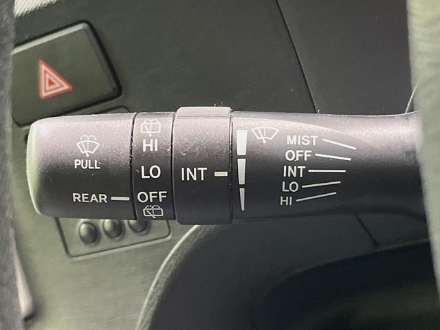 アクア Ｓ　メモリーナビ　バックカメラ　禁煙車　スマートキー　ＥＴＣ　オートライト　オートエアコン　フォグライト　プライバシーガラス　衝突安全ボディ　盗難防止システム　Ｂｌｕｅｔｏｏｔｈ　ＣＤ　ＤＶＤ再生　地デジ（27枚目）