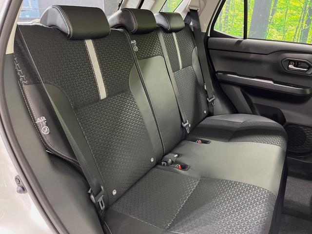 ロッキー プレミアムＧ　ＨＥＶ　登録済未使用車　純正９型ディスプレイオーディオ　全周囲カメラ　衝突軽減装置　２トーンカラー　レーダークルーズ　ハーフレザーシート　前席シートヒーター　コーナーセンサー　レーンキープ　ＬＥＤヘッドライト（9枚目）