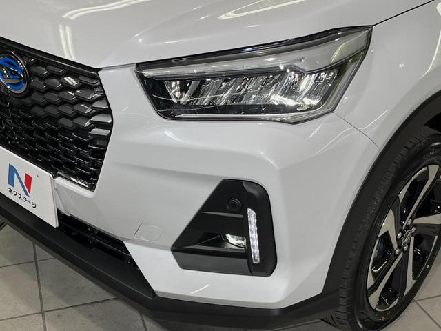 ロッキー プレミアムＧ　ＨＥＶ　登録済未使用車　純正９型ディスプレイオーディオ　全周囲カメラ　衝突軽減装置　２トーンカラー　レーダークルーズ　ハーフレザーシート　前席シートヒーター　コーナーセンサー　レーンキープ　ＬＥＤヘッドライト（12枚目）