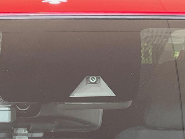 �y�G�}�[�W�F���V�[�u���[�L�z���s���ɑO���̎ԗ�����F�����A�Փ˂������Ȏ��͌x��ƃu���[�L�ŏՓˉ���Ɣ�Q�y�����A�V�X�g�B�����S�Ƀh���C�u�����y���݂��������܂��B