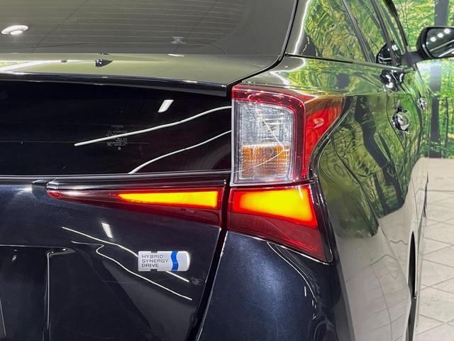 プリウス Ｓツーリングセレクション　モデリスタエアロ　純正９型ナビ　セーフティセンス　レーダークルーズ　フルセグＴＶ　バックカメラ　ＥＴＣ　ＬＥＤヘッドライト　オートマチックハイビーム　グレー内装　シートヒーター　純正１７インチＡＷ（34枚目）