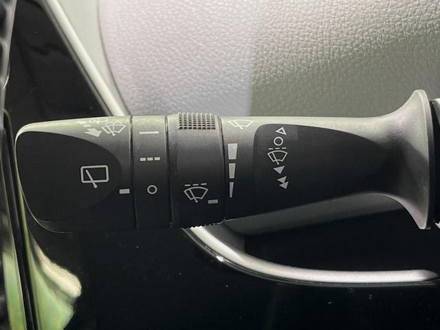 プリウス Ｓツーリングセレクション　モデリスタエアロ　純正９型ナビ　セーフティセンス　レーダークルーズ　フルセグＴＶ　バックカメラ　ＥＴＣ　ＬＥＤヘッドライト　オートマチックハイビーム　グレー内装　シートヒーター　純正１７インチＡＷ（46枚目）