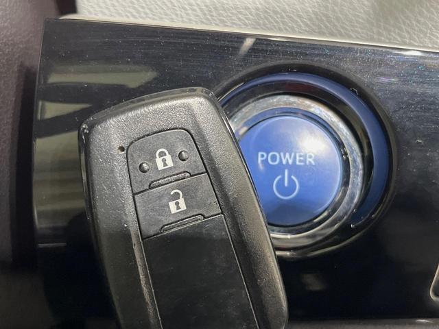 プリウス Ｓツーリングセレクション　モデリスタエアロ　純正９型ナビ　セーフティセンス　レーダークルーズ　フルセグＴＶ　バックカメラ　ＥＴＣ　ＬＥＤヘッドライト　オートマチックハイビーム　グレー内装　シートヒーター　純正１７インチＡＷ（52枚目）