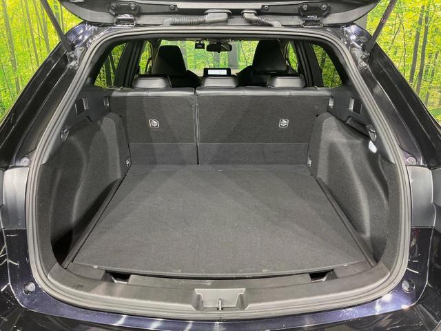 カローラツーリング ハイブリッド　ダブルバイビー　禁煙車　純正８型ディスプレイオーディオ　セーフティセンス　レーダークルーズ　フルセグ　ＥＴＣ　ドライブレコーダー　ＬＥＤヘッドライト　シートヒーター　ハーフレザーシート　純正１７インチＡＷ（12枚目）