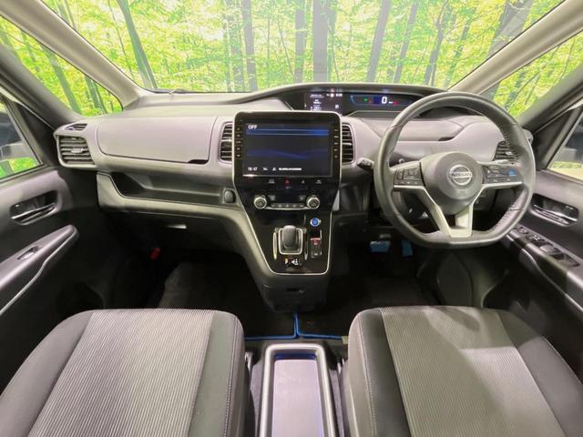セレナ ｅ－パワー　ハイウェイスターＶ　純正１０型ナビ　両側電動ドア　後席モニター　衝突被害軽減システム　レーダークルーズ　禁煙車　ドラレコ　コーナーセンサー　スマートキー　ＬＥＤヘッド　ＥＴＣ　純正１６インチアルミ　車線逸脱警報（2枚目）