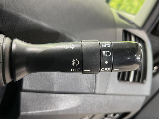 プリウス Ｇ　ＨＤＤナビ　バックカメラ　禁煙車　ハーフレザーシート　パワーシート　ドラレコ　スマートキー　ＨＩＤヘッドライト　ＥＴＣ　クルーズコントロール　オートライト　オートエアコン　純正１５インチアルミホイール（32枚目）