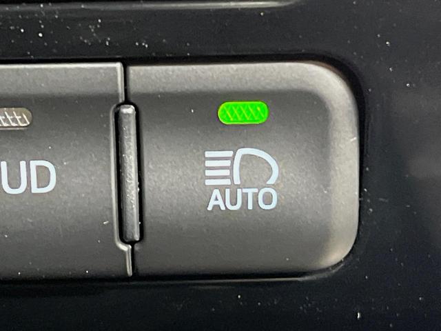 プリウス Ａ　純正９型ナビ　バックカメラ　衝突軽減装置　レーダークルーズ　禁煙車　コーナーセンサー　スマートキー　ＬＥＤヘッドライト　ＥＴＣ　オートマチックハイビーム　パークアシスト　ブラインドスポットモニター（28枚目）