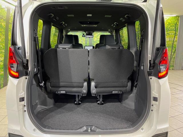 ���i�̂���������ʋ΁A���}���ɏ\���ȉ׎��X�y�[�X���m�ۂ��Ă���܂��B�Z�J���h�V�[�g��|���ƁA�傫�ȉו��̐ύڂ��\�ł���