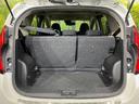 ラゲッジルームは、大容量のスペースを確保。普段のお買い物からレジャーまで、幅広く活躍してくれます!また、リアシートを倒すことでバリエーション豊かにお使いいただけます。