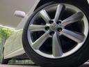 外観にマッチした純正アルミホイールを装着しております。各種社外アルミホイールや、スタッドレスタイヤも取扱いしております。是非ご相談ください♪