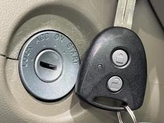 【キーレス】少し離れた場所からでもボタン一つでドアの開錠・施錠ができるのでとっても便利！ドアの鍵穴周りに傷をつけることもありません♪ 5