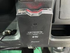 【ＥＴＣ】高速道路の料金所をストレスなく通過！話題のスポットやサービスエリアに多い「スマートIntercooler」利用時は必須のアイテムです。当店でセットアップを実施、ご納車当日からすぐにご利用いただけます！ 4