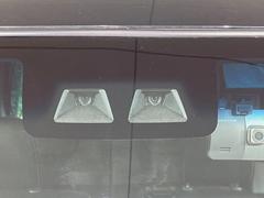 【スマートアシスト】走行中に前方の車両等を認識し、衝突しそうな時は警報とブレーキで衝突回避と被害軽減をアシスト。より安全にドライブをお楽しみいただけます。 5