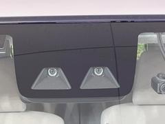 【スマートアシスト】走行中に前方の車両等を認識し、衝突しそうな時は警報とブレーキで衝突回避と被害軽減をアシスト。より安全にドライブをお楽しみいただけます。 3
