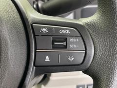 �ڥ����ץƥ��֥��롼������ȥ�����۹�®ƻϩ�Ǥ�Ĺ��Υ���Ԥ��ڤˡ�����ư��®�٤��ݤĥ��롼������ȥ����뤬�����ͷڸ������ƥ��Ϣ�Ȥ��������μ�ξ���Τ��Ƽִ֤��ݤĤ褦��®��Ĵ�ᤷ�Ƥ���ޤ����� 4