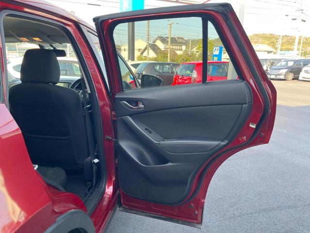 XD KENWOODナビ 4WD 禁煙車 バックカメラ ETC Bluethooth再生 HIDヘッドライト スマートキー オートライト オートエアコン 純正17インチアルミホイール(39枚目)