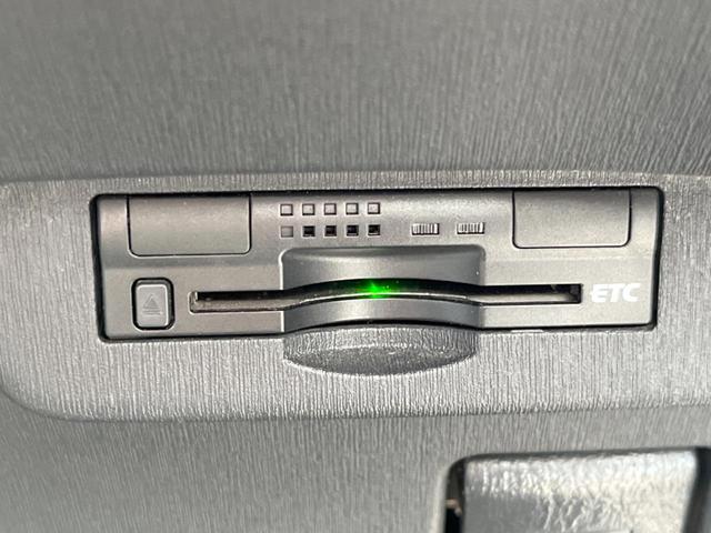 L 純正ナビ 禁煙車 ETC スマートキー オートエアコン オートライト 純正17インチアルミホイール 盗難防止装置 プライバシーガラス(4枚目)