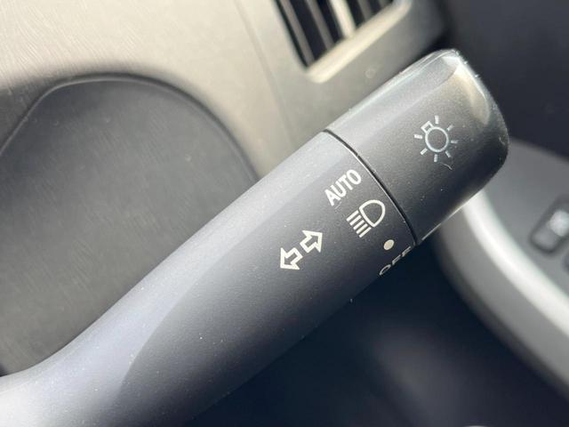 L 純正ナビ 禁煙車 ETC スマートキー オートエアコン オートライト 純正17インチアルミホイール 盗難防止装置 プライバシーガラス(7枚目)