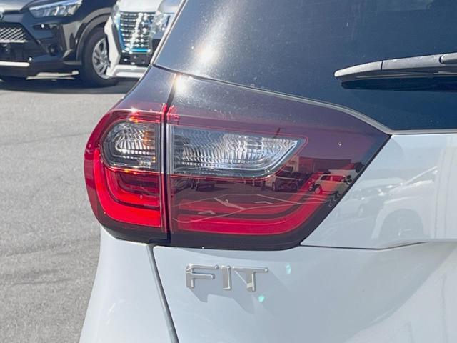フィット ｅ：ＨＥＶクロスター　禁煙車　純正ナビ　バックカメラ　ＬＥＤヘッドライト　レーダークルーズコントロール　フルセグ　ＥＴＣ　Ｂｌｕｅｔｏｏｔｈ　ＤＶＤ再生（25枚目）
