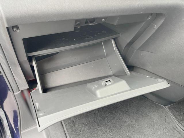 セレナ Ｓ　電動スライドドア　全周囲カメラ　衝突被害軽減システム　禁煙車　ＨＩＤヘッド　ビルトインＥＴＣ　オートライト　オートエアコン　Ｂｌｕｅｔｏｏｔｈ　フルセグ（29枚目）