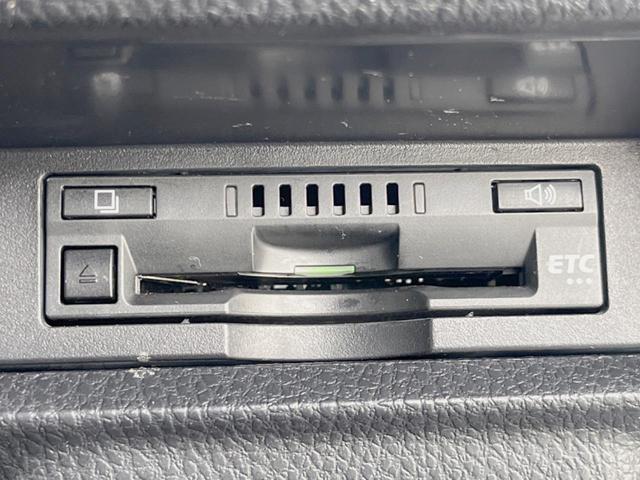 ノア Si ダブルバイビー 4WD 禁煙車 バックカメラ 純正SDナビ 後席モニター 両側電動スライドドア LEDヘッドライト ETC 衝突被害軽減システム レーダークルーズコントロールBluetooth フルセグ(7枚目)