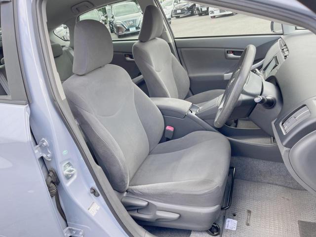 プリウス S 禁煙車 ストラーダナビ バックカメラ ETC スマートキー Bluetooth DVD再生(9枚目)