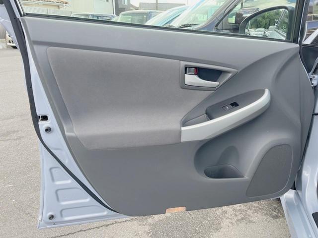 プリウス S 禁煙車 ストラーダナビ バックカメラ ETC スマートキー Bluetooth DVD再生(28枚目)