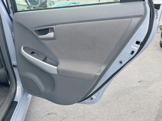 プリウス S 禁煙車 ストラーダナビ バックカメラ ETC スマートキー Bluetooth DVD再生(30枚目)