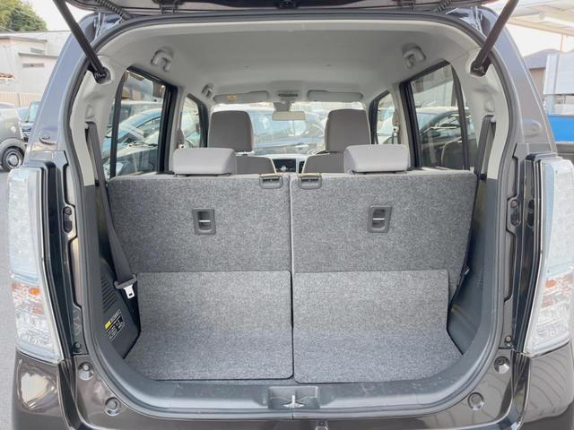 普段のお買い物や通勤、送迎等に十分な荷室スペースを確保しております。セカンドシートを倒すと、大きな荷物の積載も可能です♪