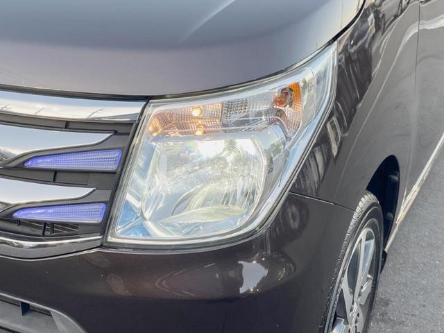 【ＨＩＤヘッドライト】非常に明るく前方を照らしてくれるので、悪天候や夜間の走行時も視界良好で安心してお乗りいただけます。