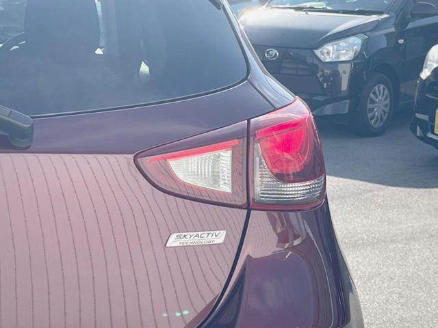 デミオ 15S 禁煙車 ディスプレイオーディオ バックカメラ ETC 衝突被害軽減システム 車線逸脱・抑制装置 スマートキー オートエアコン オートライト フルセグ(56枚目)