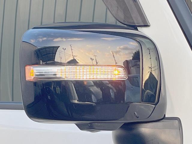 【サイドカメラ】停車・駐車時に死角になりがちな運転席から見えづらい部分の障害物を確認できます！雨天時や夜間などは特に活躍してくれるアイテムです。