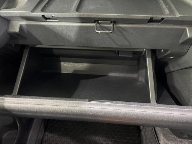 シエンタ Z 純正10.5型ナビ 両側電動スライド フリップダウン 全周囲カメラ 衝突軽減装置 レーダークルーズ 禁煙車 レーンキープ スマートキー LEDヘッド ETC オートマチックハイビーム オートライト(40枚目)