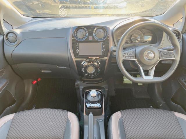 ノート e-パワー メダリスト 全周囲カメラ 衝突被害軽減システム レーダークルーズ 禁煙車 スマートキー ETC 純正15インチアルミ 車線逸脱警報 オートエアコン Bluetooth フルセグ(2枚目)