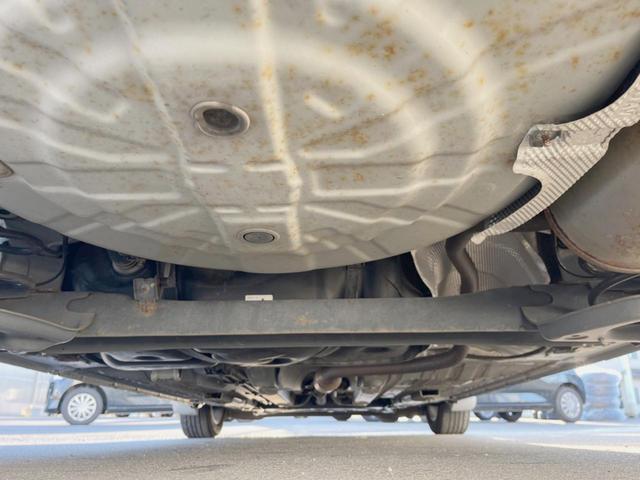 ノート e-パワー メダリスト 全周囲カメラ 衝突被害軽減システム レーダークルーズ 禁煙車 スマートキー ETC 純正15インチアルミ 車線逸脱警報 オートエアコン Bluetooth フルセグ(20枚目)